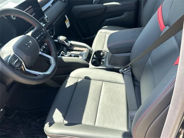 Photo of 2025 Black Chevrolet Colorado
