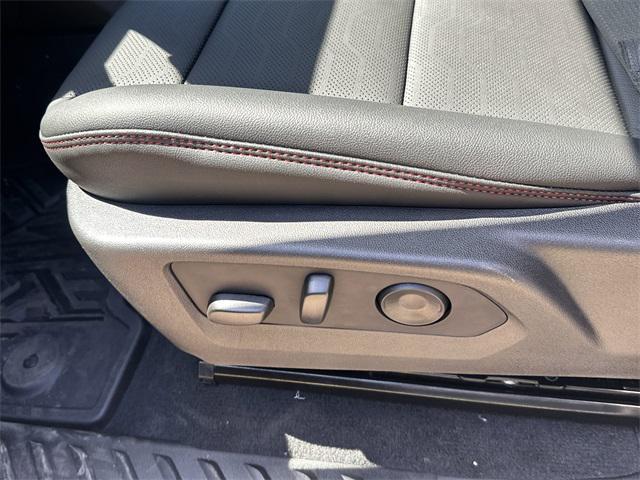 Photo of 2025 Black Chevrolet Colorado