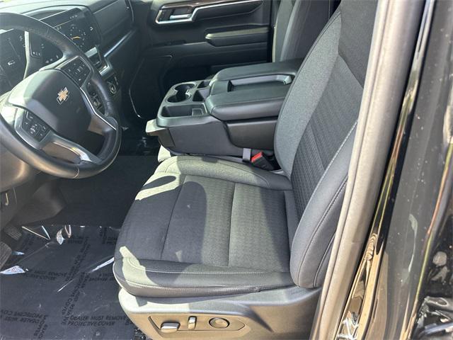 Photo of 2023 Black Chevrolet Silverado 1500