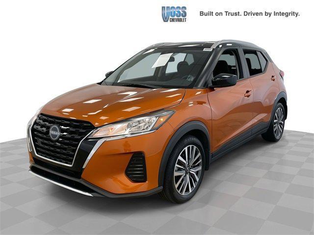 Photo of 2023 Monarch Orange Metallic/Super Black Nissan Kicks