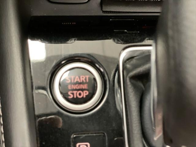 Photo of 2023 Monarch Orange Metallic/Super Black Nissan Kicks