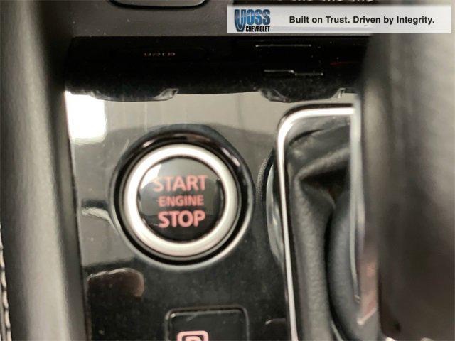 Photo of 2023 Monarch Orange Metallic/Super Black Nissan Kicks