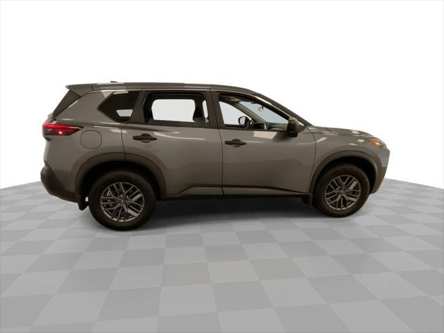 Photo of 2023 Gun Metallic Nissan Rogue