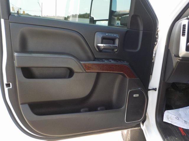 Photo of 2018 Summit White GMC Sierra 2500