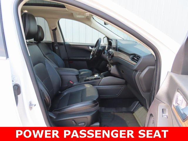 Photo of 2020 Star White Metallic Tri-Coat Ford Escape