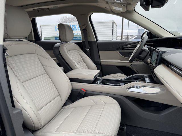 Photo of 2025 Infinite Black Metallic Clearcoat Lincoln Nautilus