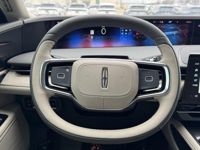 Photo of 2025 Infinite Black Metallic Clearcoat Lincoln Nautilus