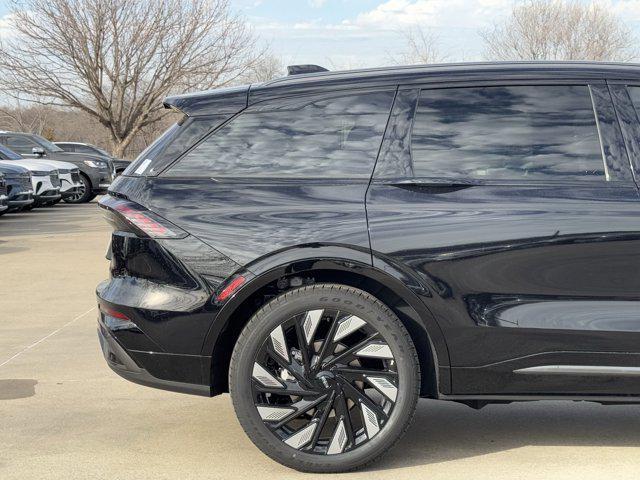 Photo of 2025 Infinite Black Metallic Clearcoat Lincoln Nautilus