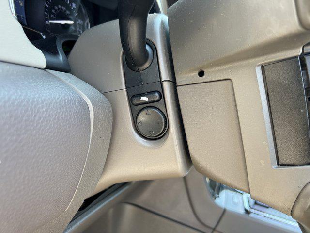 Photo of 2017 White Platinum Metallic Tri-Coat Lincoln Navigator