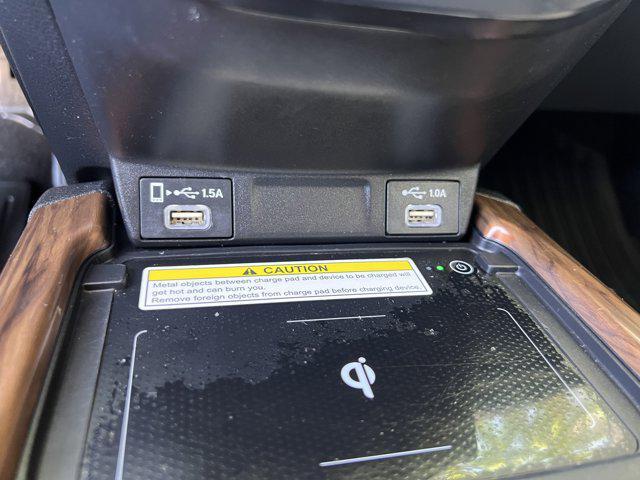 Photo of 2022 Platinum White Pearl Honda CR-V Hybrid