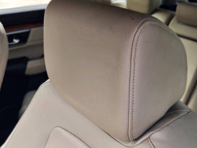 Photo of 2022 Platinum White Pearl Honda CR-V Hybrid