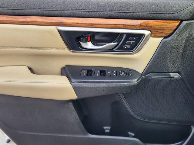 Photo of 2022 Platinum White Pearl Honda CR-V Hybrid