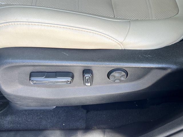 Photo of 2022 Platinum White Pearl Honda CR-V Hybrid