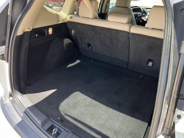 Photo of 2022 Platinum White Pearl Honda CR-V Hybrid