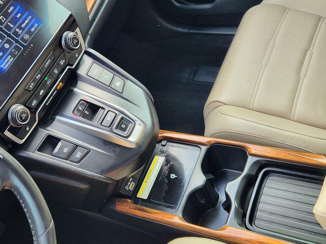 Photo of 2022 Platinum White Pearl Honda CR-V Hybrid
