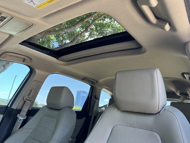 Photo of 2022 Platinum White Pearl Honda CR-V Hybrid