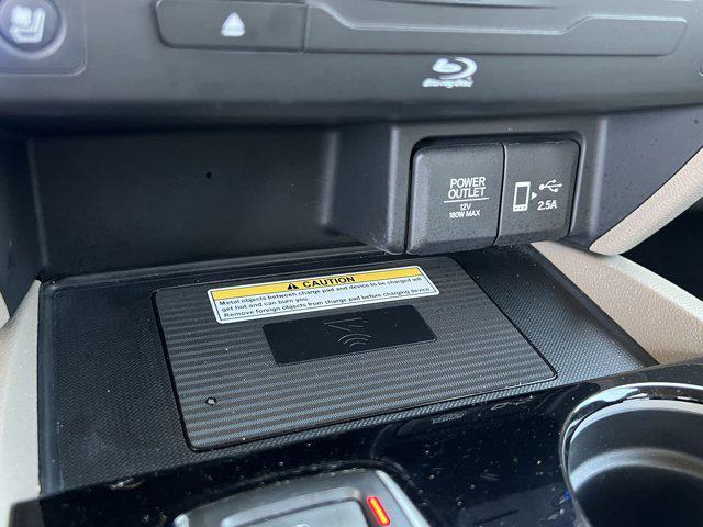 Photo of 2019 White Diamond Pearl Honda Pilot