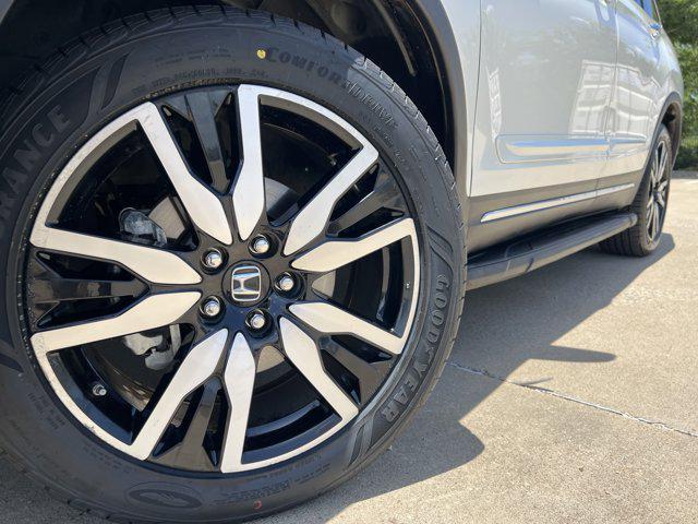 Photo of 2019 White Diamond Pearl Honda Pilot