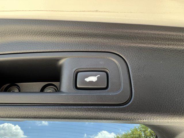 Photo of 2019 White Diamond Pearl Honda Pilot