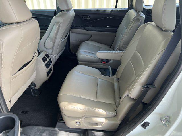 Photo of 2019 White Diamond Pearl Honda Pilot