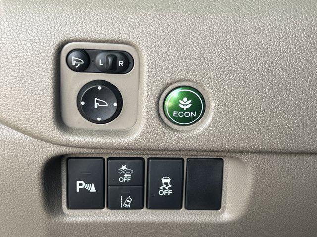 Photo of 2019 White Diamond Pearl Honda Pilot
