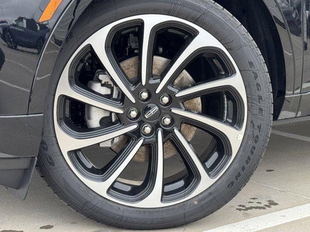 Photo of 2025 Infinite Black Metallic Clearcoat Lincoln Nautilus