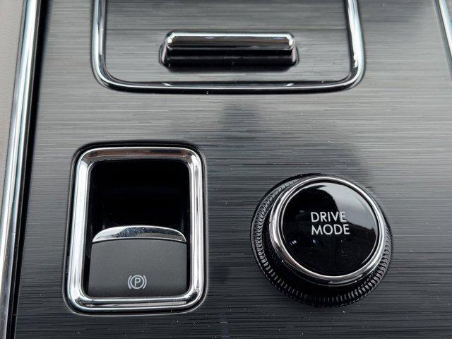 Photo of 2025 Infinite Black Metallic Clearcoat Lincoln Aviator