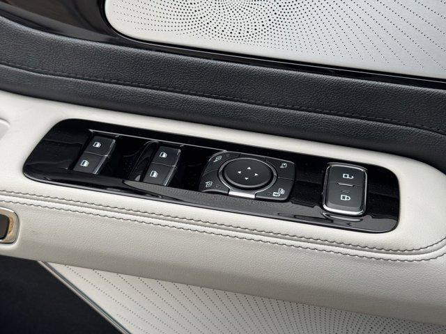 Photo of 2025 Infinite Black Metallic Clearcoat Lincoln Aviator
