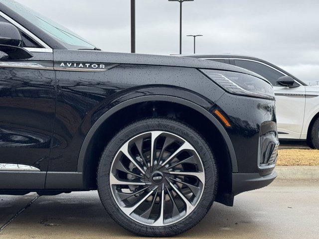 Photo of 2025 Infinite Black Metallic Clearcoat Lincoln Aviator