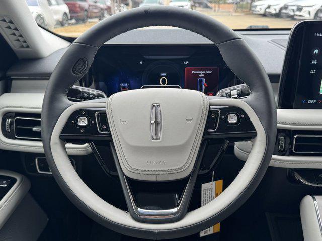 Photo of 2025 Infinite Black Metallic Clearcoat Lincoln Aviator