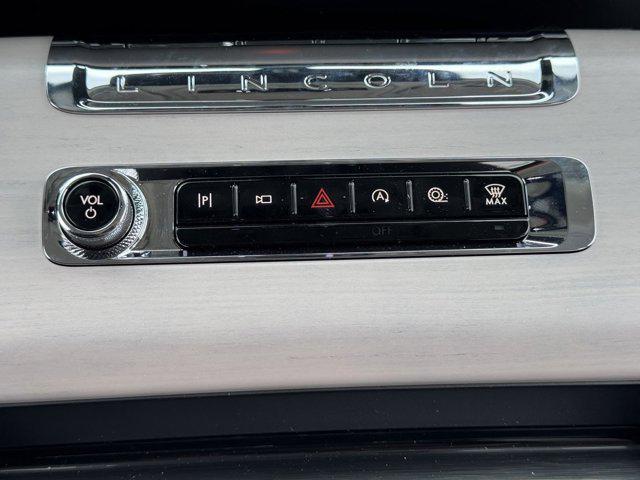 Photo of 2025 Infinite Black Metallic Clearcoat Lincoln Aviator