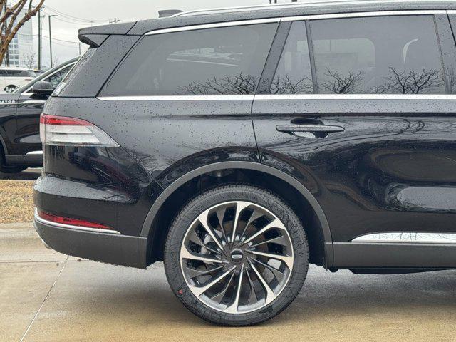 Photo of 2025 Infinite Black Metallic Clearcoat Lincoln Aviator