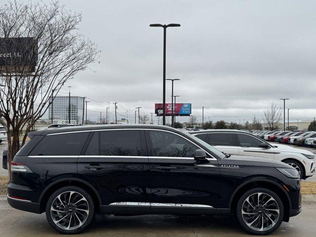 Photo of 2025 Infinite Black Metallic Clearcoat Lincoln Aviator