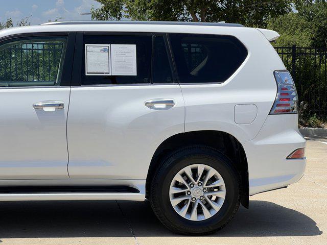 Photo of 2022 Starfire Pearl Lexus GX 460