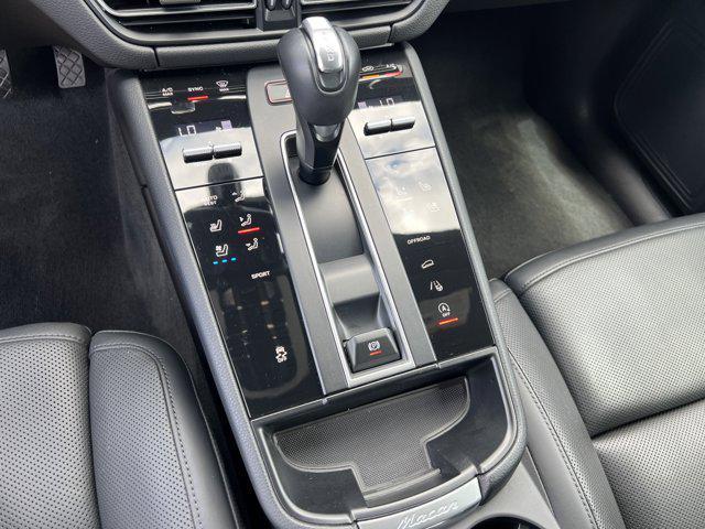 Photo of 2023 Miami Blue Porsche Macan