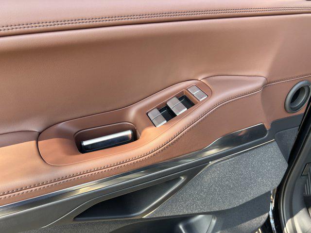 Photo of 2025 Infinite Black Metallic Clearcoat Lincoln Navigator
