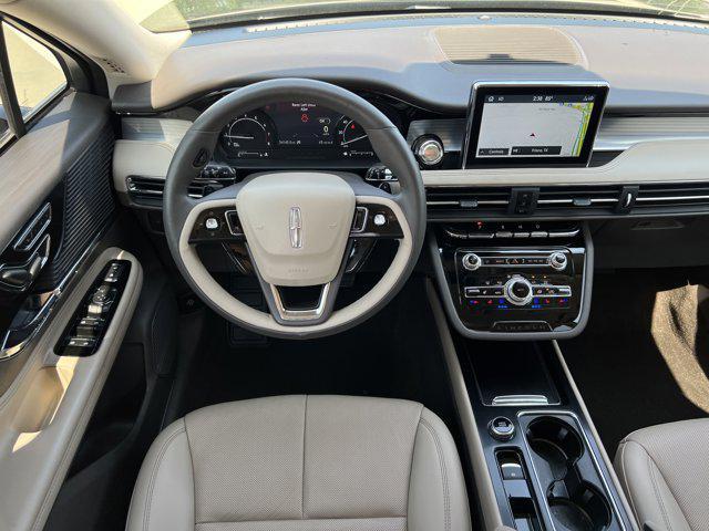Photo of 2022 Infinite Black Metallic Clearcoat Lincoln Corsair