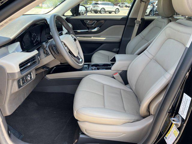 Photo of 2022 Infinite Black Metallic Clearcoat Lincoln Corsair