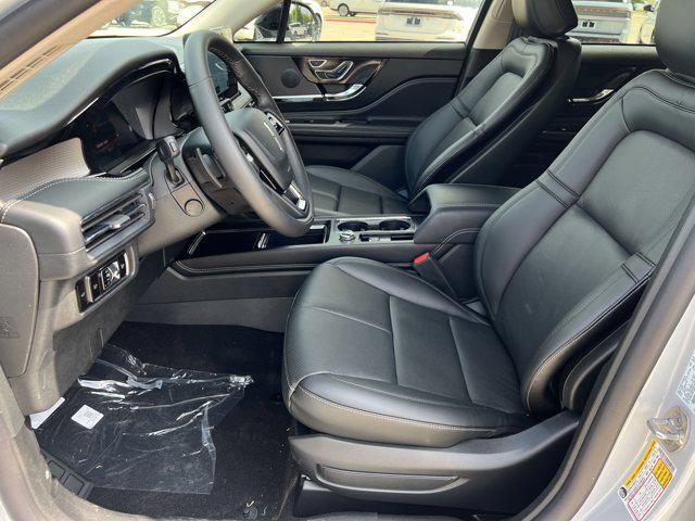 Photo of 2025 Crystal White Metallic Clearcoat Lincoln Corsair