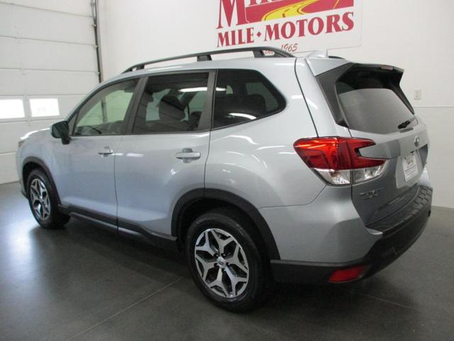 Photo of 2022 Blue Subaru Forester