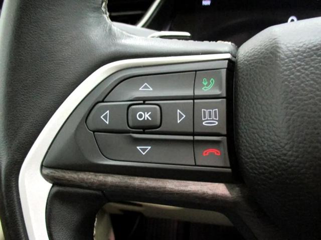 Photo of 2022 White Jeep Grand Cherokee