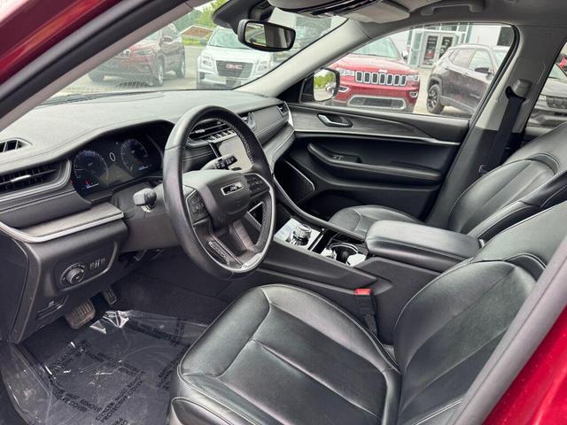 Photo of 2021 RED Jeep Grand Cherokee L