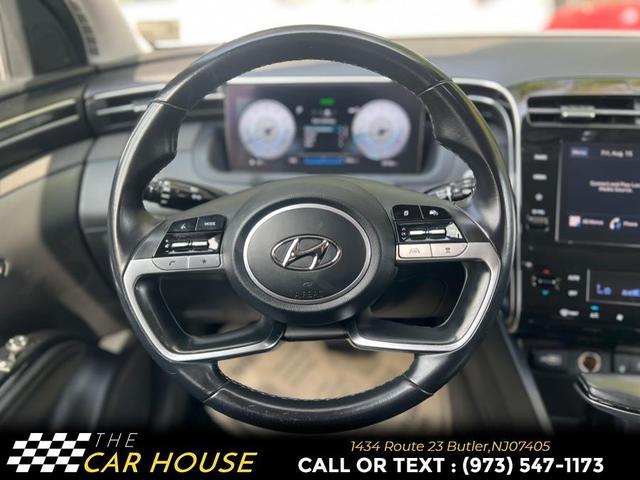 Photo of 2022 White Hyundai TUCSON