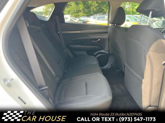 Photo of 2022 White Hyundai TUCSON
