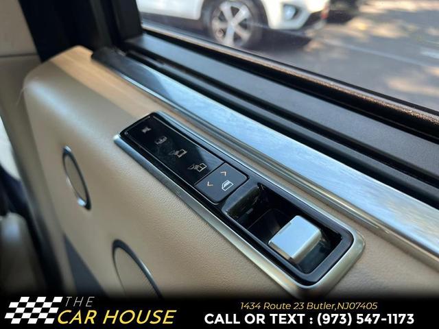 Photo of 2019 Loire Blue Land Rover Range Rover