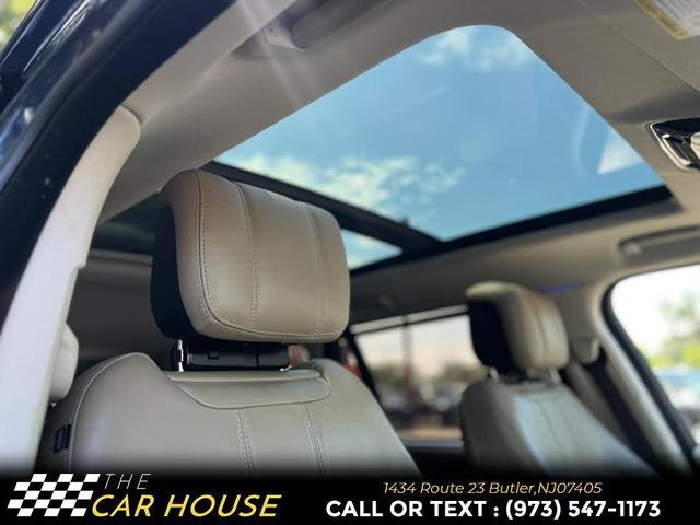 Photo of 2019 Loire Blue Land Rover Range Rover