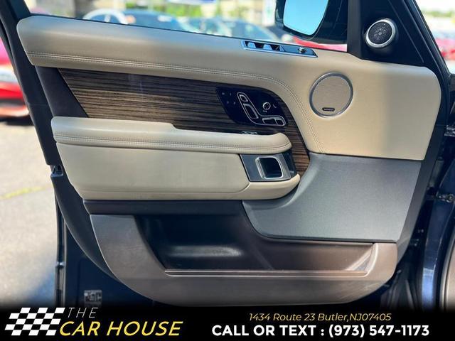 Photo of 2019 Loire Blue Land Rover Range Rover