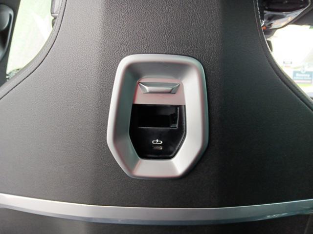 Photo of 2023 Black Sapphire Metallic BMW 760