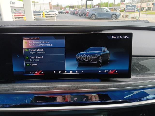 Photo of 2023 Black Sapphire Metallic BMW 760