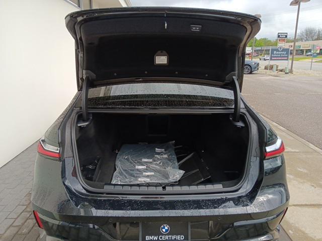 Photo of 2023 Black Sapphire Metallic BMW 760